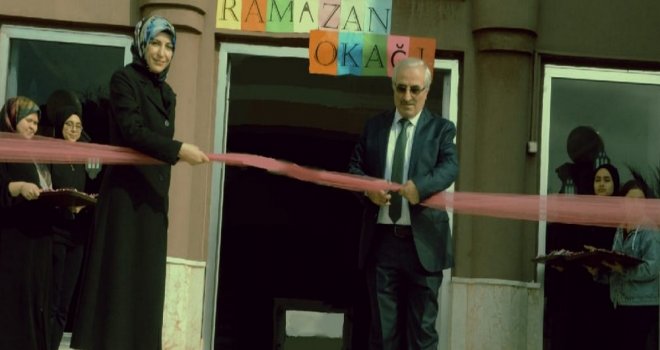 Adnan Menderes Kız Anadolu İHL'de Ramazan Sokağı Açıldı