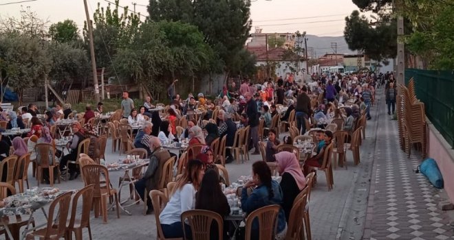 Ak Parti Seyitahmet Mahallesi Gönül Sofrası İftarı