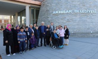 Akhisarlı Yasin Coşkun’u Bulgaristan’a Belediye Başkan Salih Hızlı uğurladı