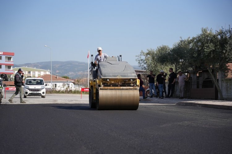 Akhisar Belediyesi’nden Efendi Mahallesi'nde Asfalt Atağı