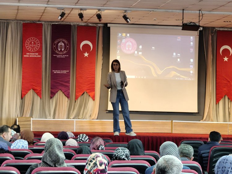 AKHİSAR HALK EĞİTİMİ MERKEZİ MÜDÜRLÜĞÜ