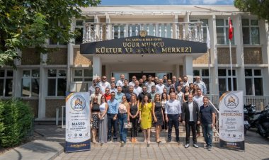 MANİSA EMLAKÇILARI AKHİSAR'DA BULUŞTU: ODA KURULUŞ SÜRECİNDE TARİHİ EŞİK AŞILDI