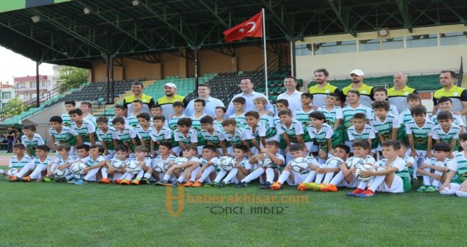 Akhisar Belediyesi Yaz Spor Okulları başladı