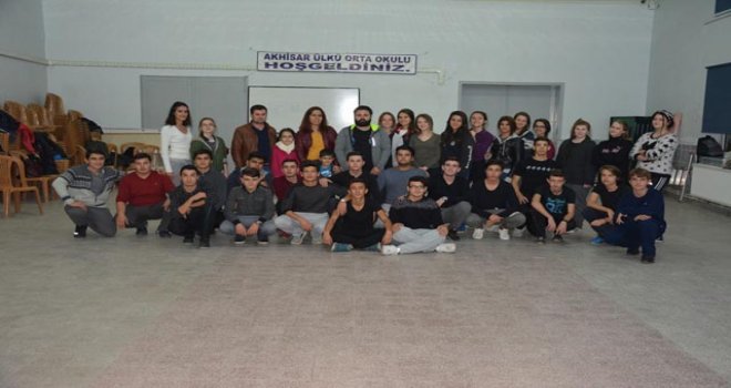 Akhisar Gençlik Merkezi, Halk Oyunları kursu başladı