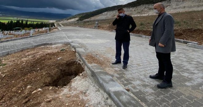 Akhisar Mezarlığında Aile Mezarlığı Bölümü Açıldı