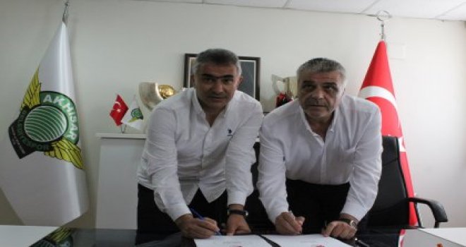 Akhisar Spor'un Yeni Teknik Direktörü Mehmet Altıparmak