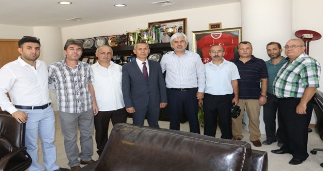 Akhisarspor Taraftarlar Derneğinden, Belediye Başkanı Salih Hızlı’ya ziyaret