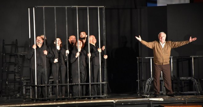 Ankara Ekin Tiyatrosu’ndan Akhisar’da muhteşem oyun