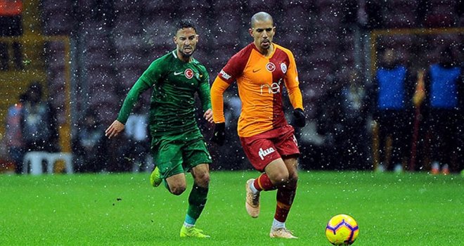 Galatasaray; 1 - Akhisarspor; 0