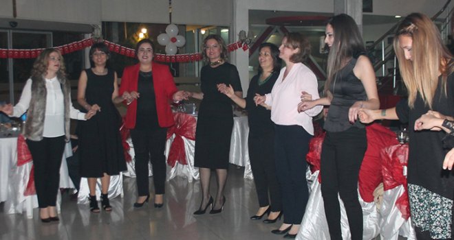 Kız Meslek Lisesi Öğretmenler Gününü Seyhan Cafe’de Kutladı