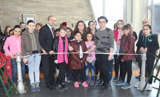 Akhisar Belediyesi Çocuk Resim sergisi açıldı