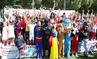 Akhisar Belediyesi Çocuk Şenliğine Yoğun İlgi