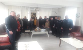 Akhisar Belediyesi Zabıta ve Güvenlik ekiplerinden huzurevi ziyareti