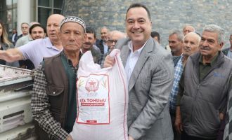 Akhisar Belediyesi'nden Çiftçilere Ücretsiz Ata Tohumu Desteği