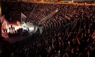 Akhisar Belediyesi'nden Sezen Aksu Şarkıları Gecesi