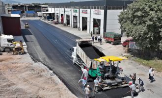Akhisar Belediyesi'nin Asfalt Çalışmaları Tüm Hızıyla Devam Ediyor