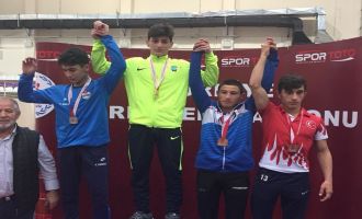Akhisar Belediyespor güreşçi Onur Yurtada, Türkiye Şampiyonu oldu