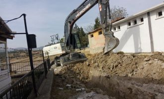 Arabacıbozköy Mahallesinde Kanalizasyon Hattı Döşeniyor