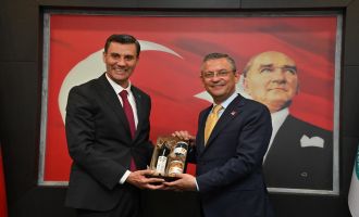 CHP Genel Başkanı Özgür Özel’den İlk Ziyaret Başkan Zeyrek’e