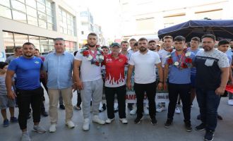 Kırkpınar Şampiyonlarına, Akhisar’da Coşkulu Karşılama