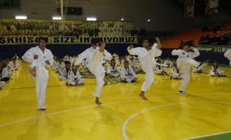 Taekwondocular kuşak sınavında ter döktü