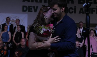 “Mehtaplı Bir Gece” Konserine Evlilik Teklifi Damga Vurdu
