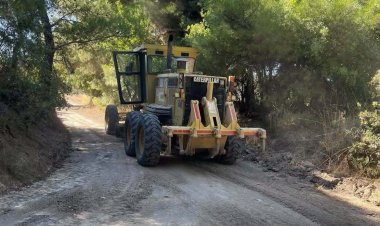 Akhisar’ın Kırsal Mahallelerinde Yol Bakım ve İyileştirme Çalışmaları Sürüyor